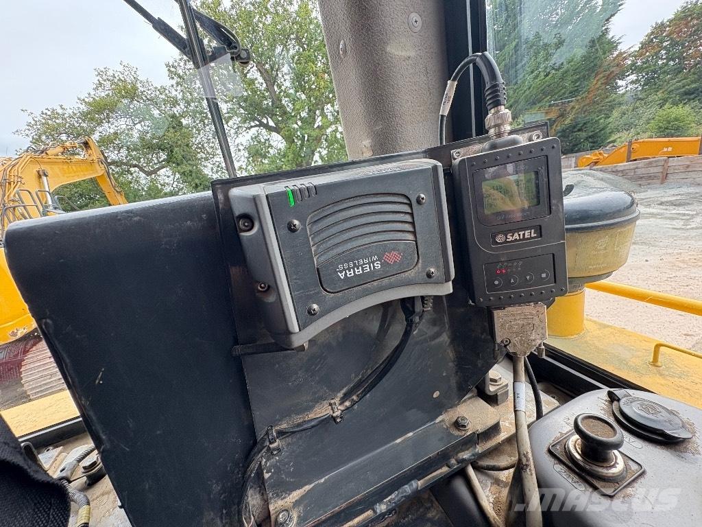 Komatsu D65PXI-18 Buldozer sobre oruga