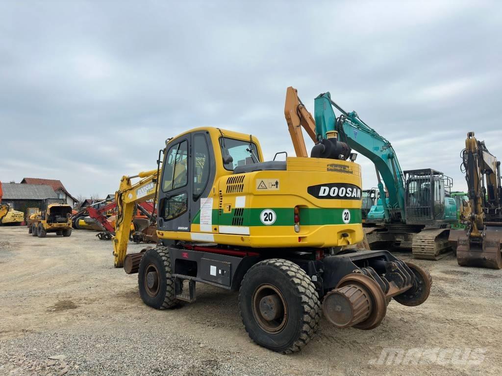 Doosan DX 160 WR Excavadoras de ruedas