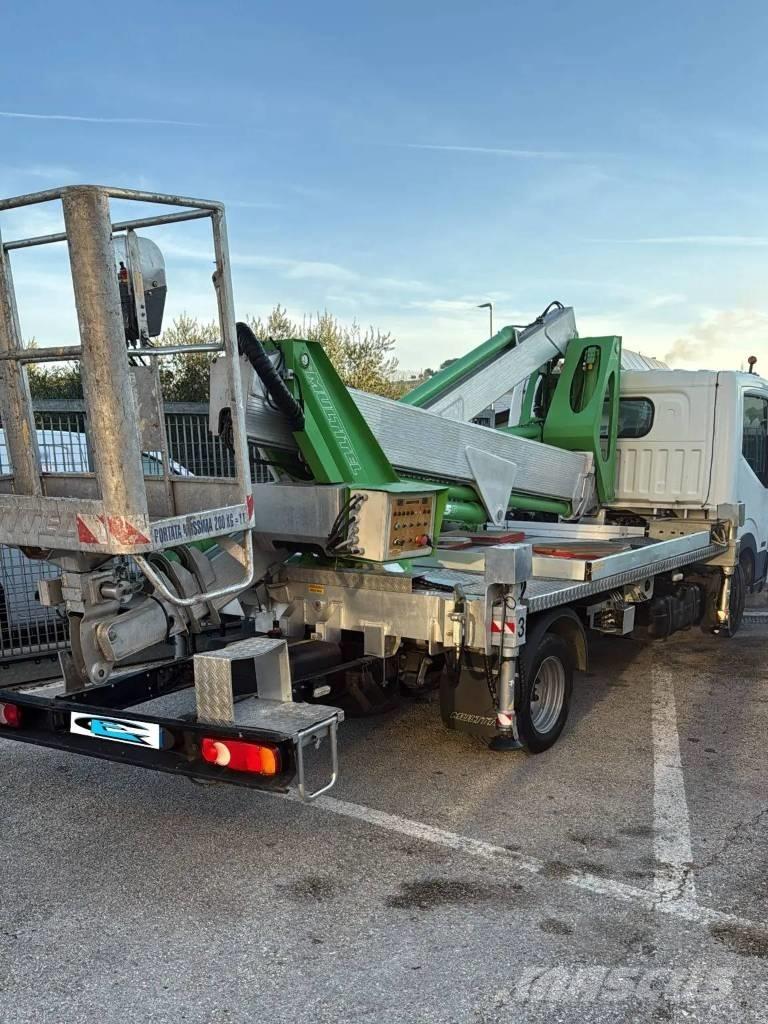 Multitel MX 250 Plataformas sobre camión