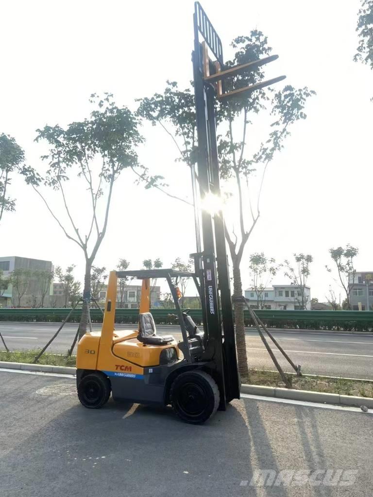 TCM FD 30 Camiones diesel