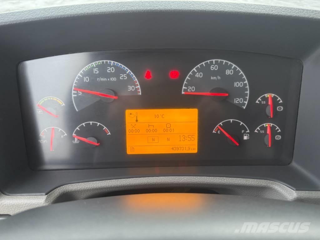 Volvo FL 240 Camiones con caja de remolque