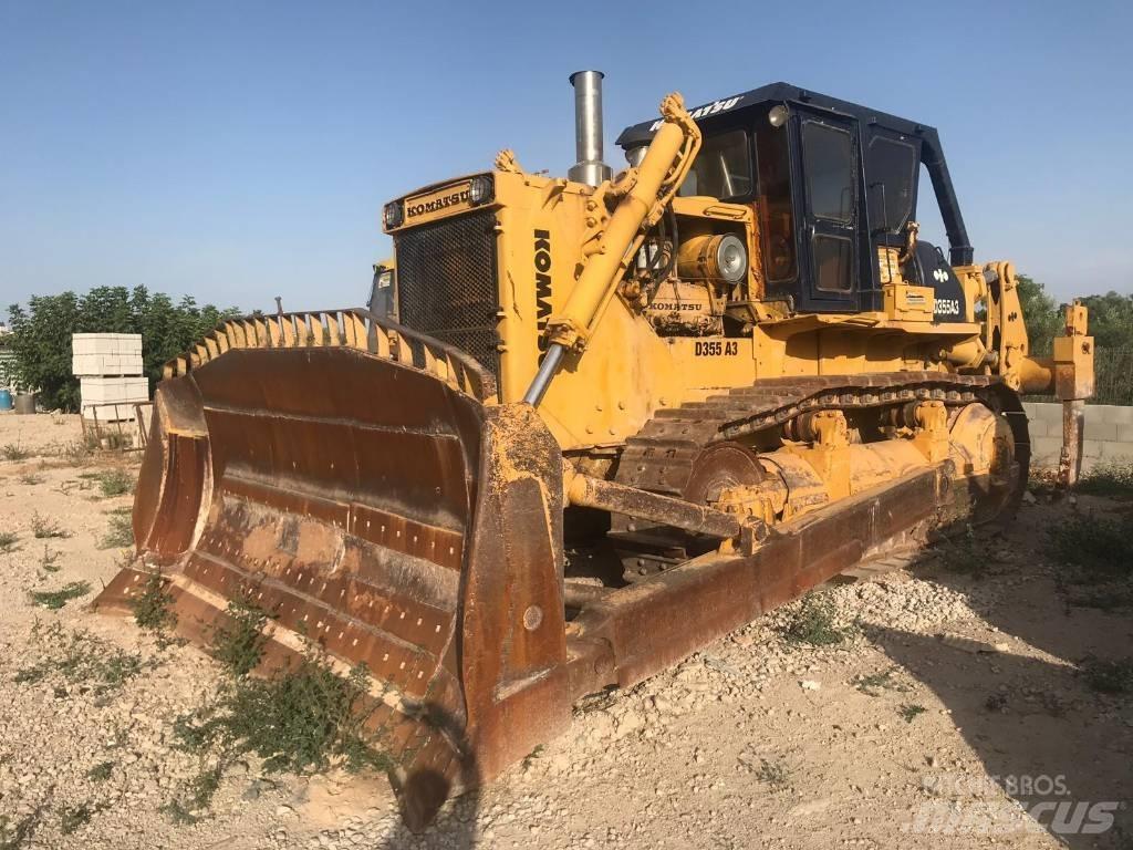 Komatsu D355A-3 Buldozer sobre oruga