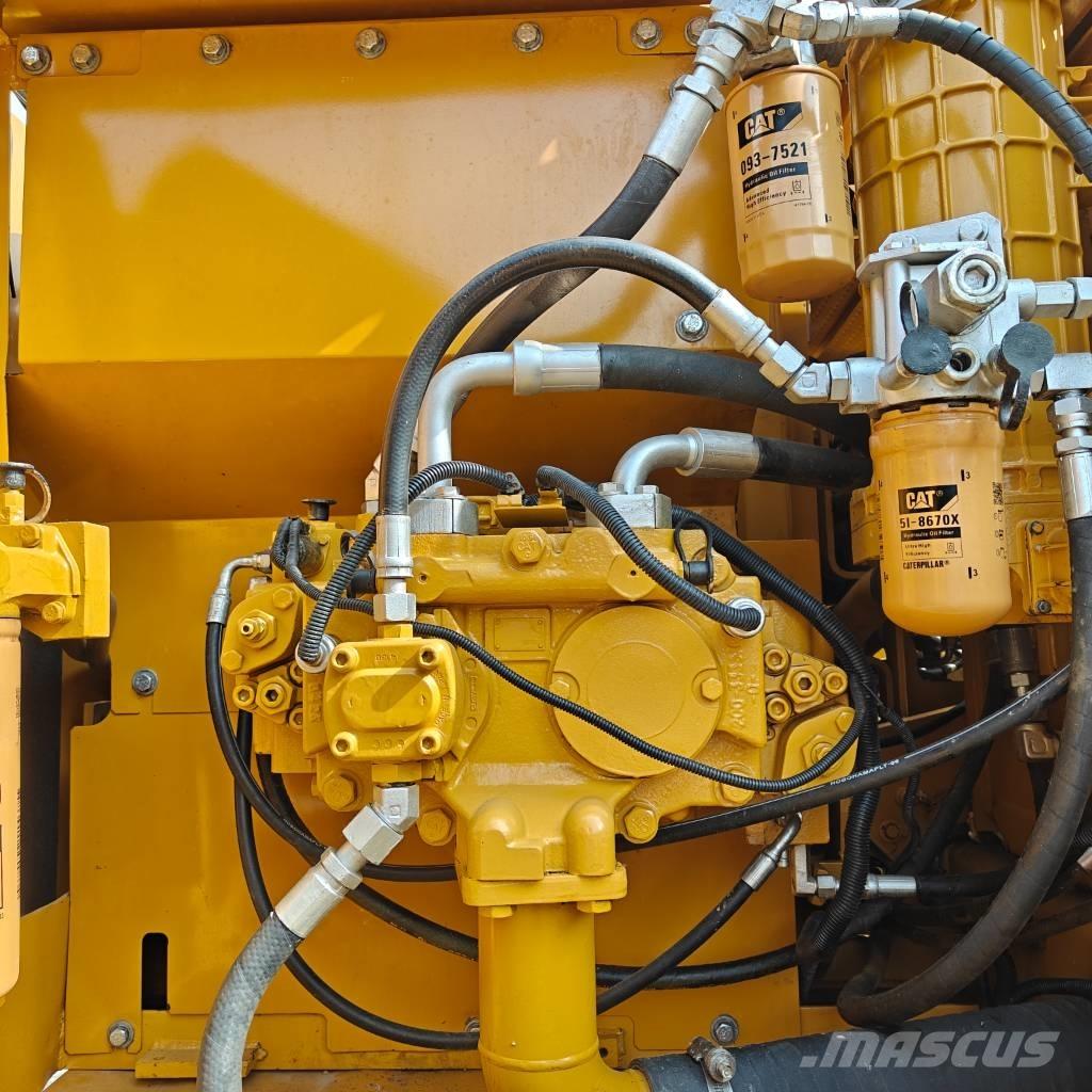 CAT 323 D L Excavadoras sobre orugas