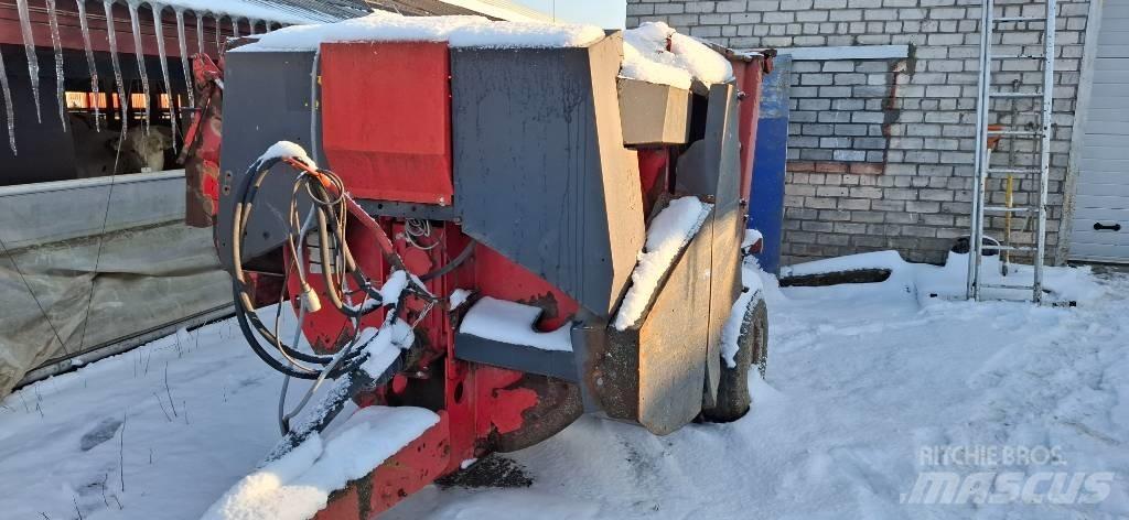 Kuhn Primor 3560 Desmenuzadoras, cortadoras y desenrolladoras de pacas