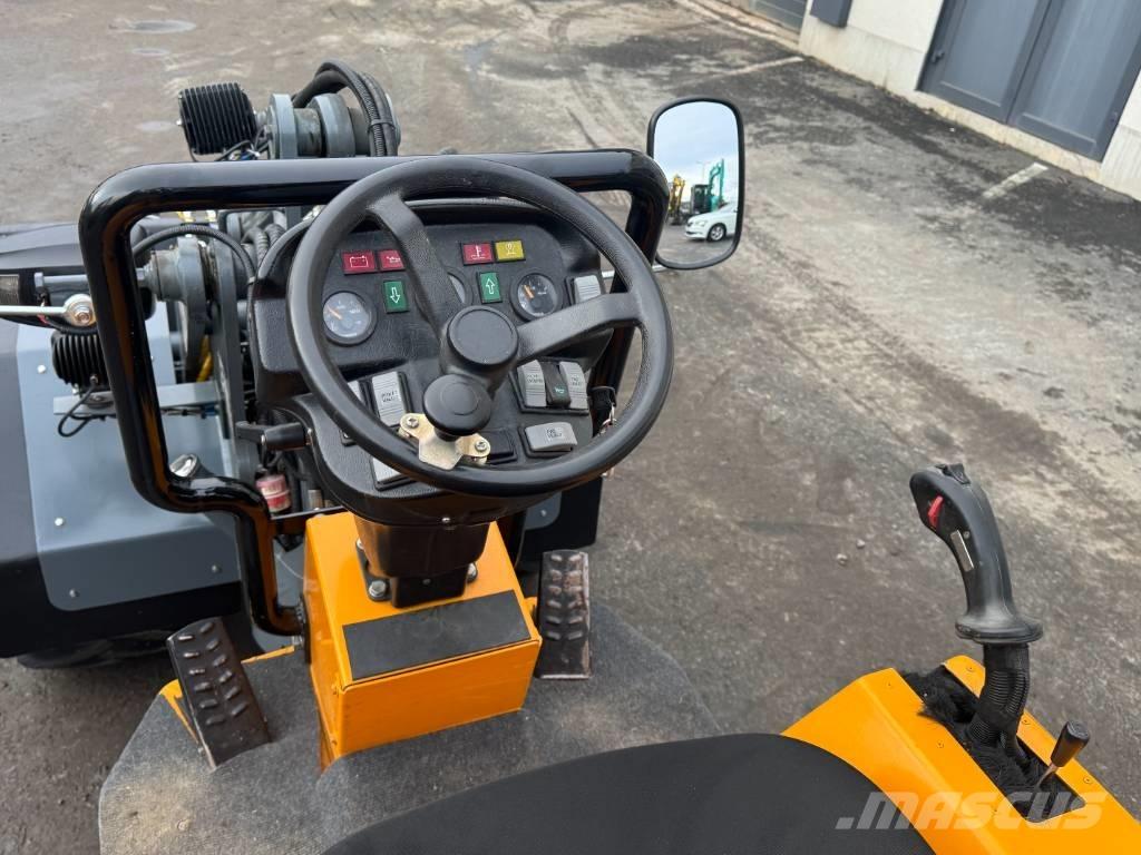 GiANT V 451 T X-Tra Minicargadoras