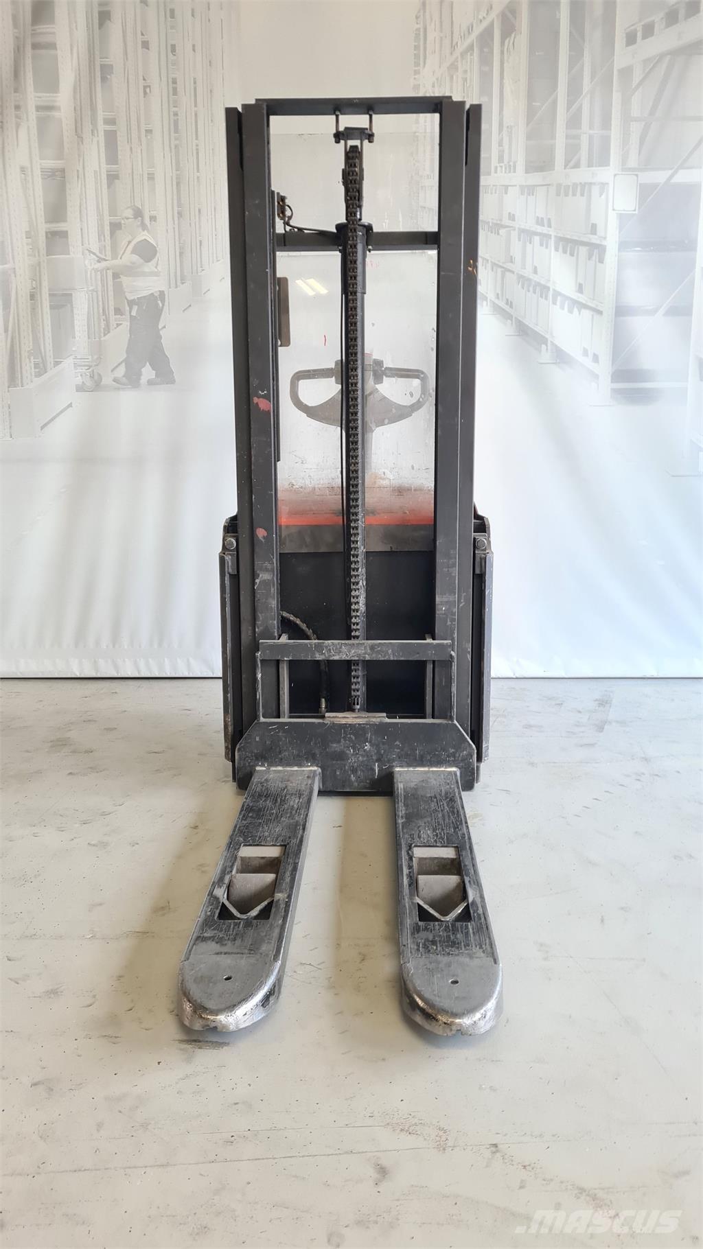 Toyota SWE120 Apiladoras eléctricos