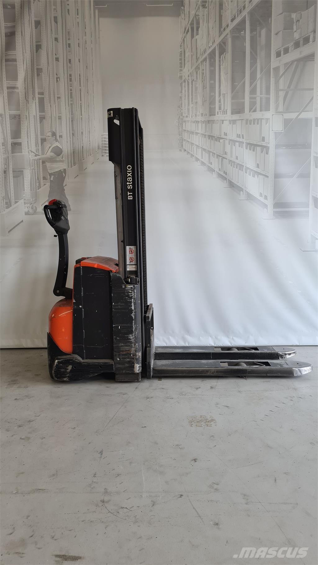 Toyota SWE120 Apiladoras eléctricos