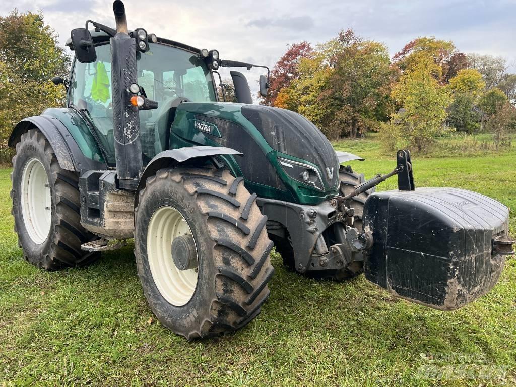 Valtra T 214 Tractores