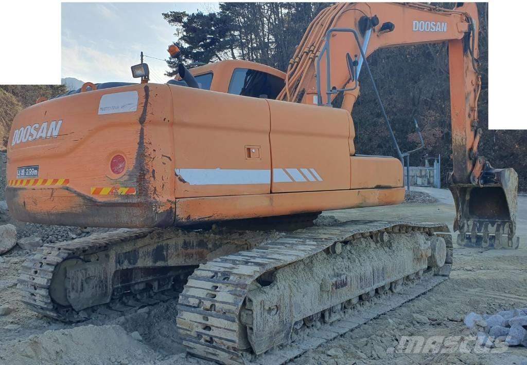 Doosan DX 220 LCA Excavadoras sobre orugas