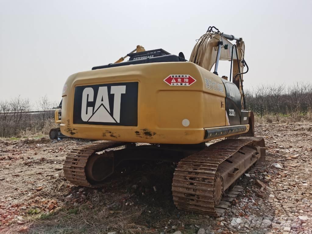 CAT 323 D L Excavadoras sobre orugas