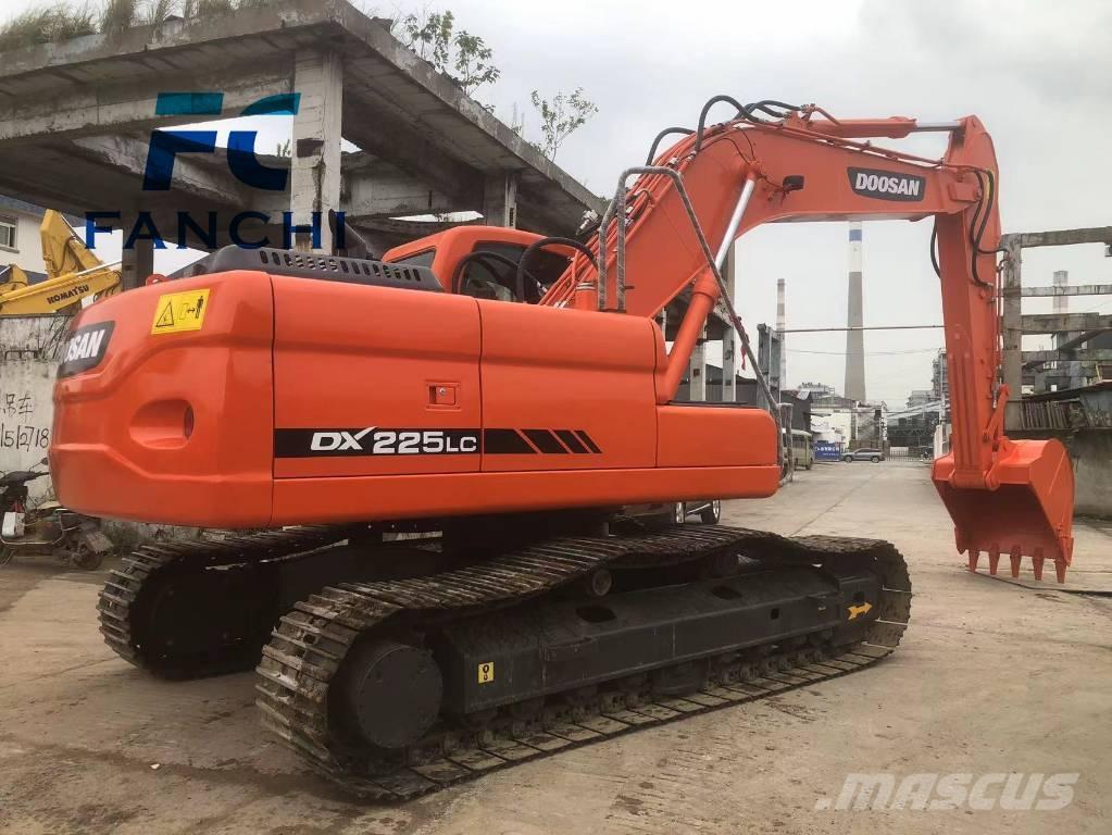Doosan DX 225 LC Excavadoras sobre orugas
