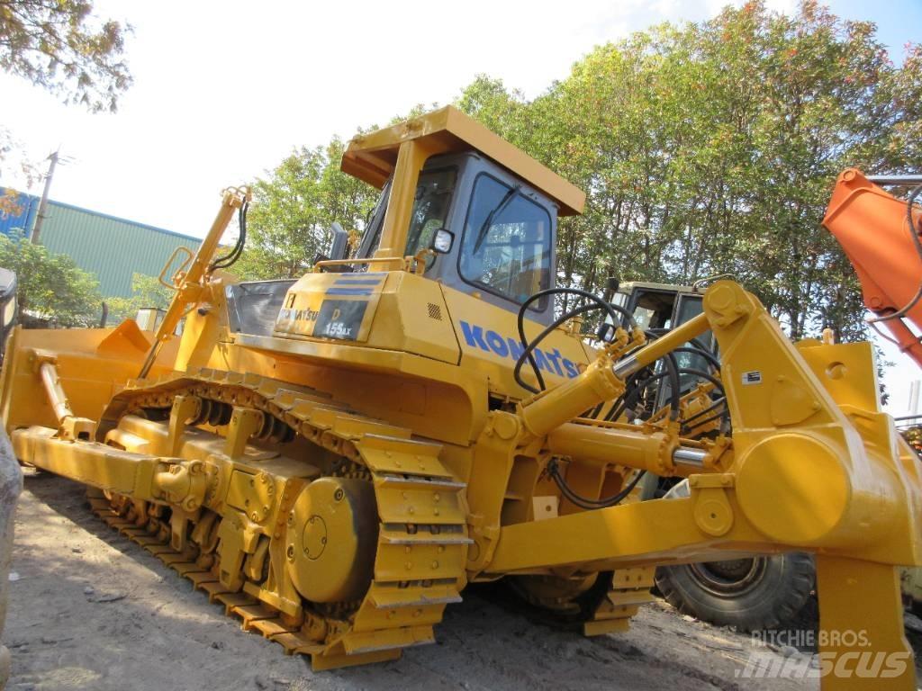 Komatsu D 155A Buldozer sobre oruga