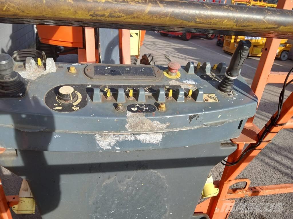 JLG 450 AJ Plataformas con brazo de elevación manual