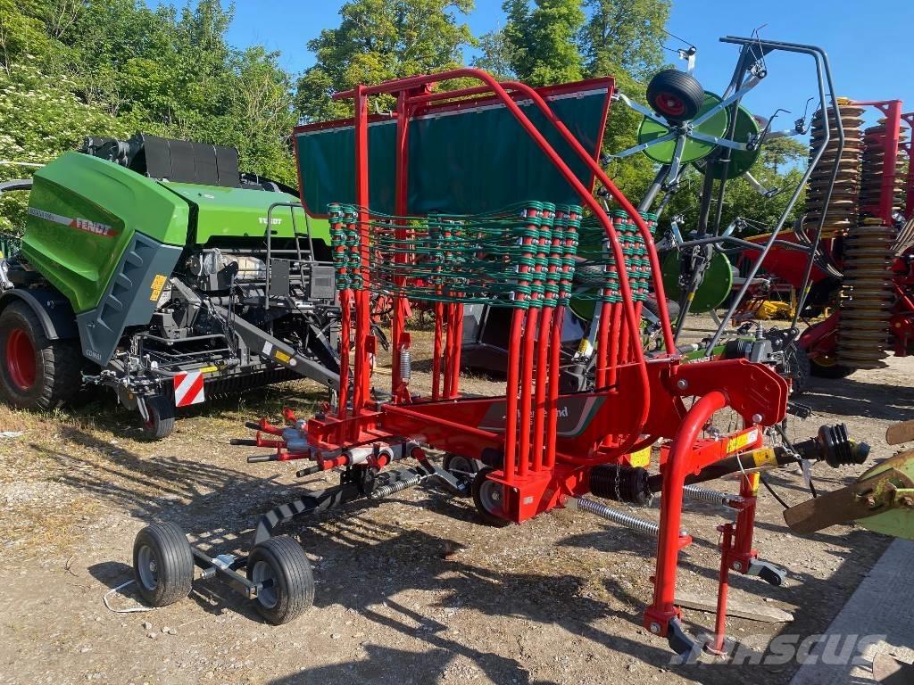 Kverneland 9546 Rastrilladoras y rastrilladoras giratorias