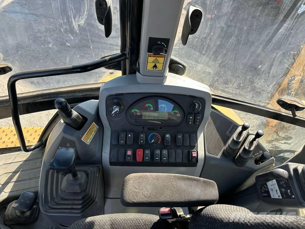 CAT 420F2 Retrocargadoras