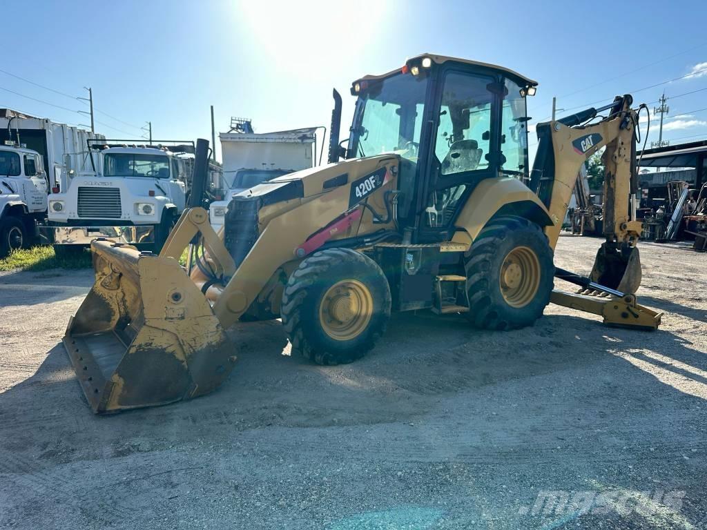 CAT 420F2 Retrocargadoras