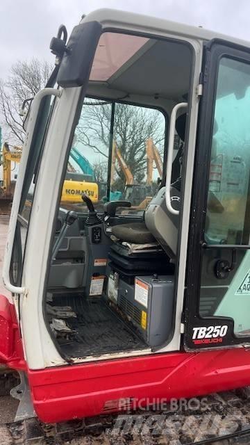 Takeuchi TB250 Miniexcavadoras