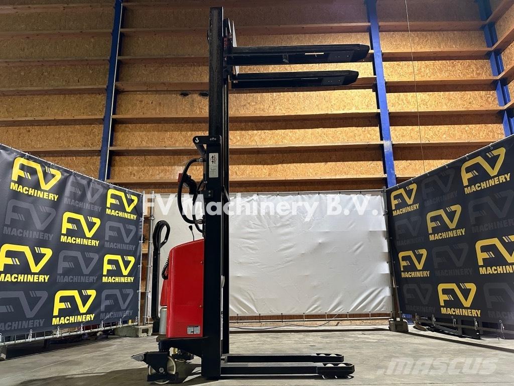 Schefer EHS25 Apiladores manuales