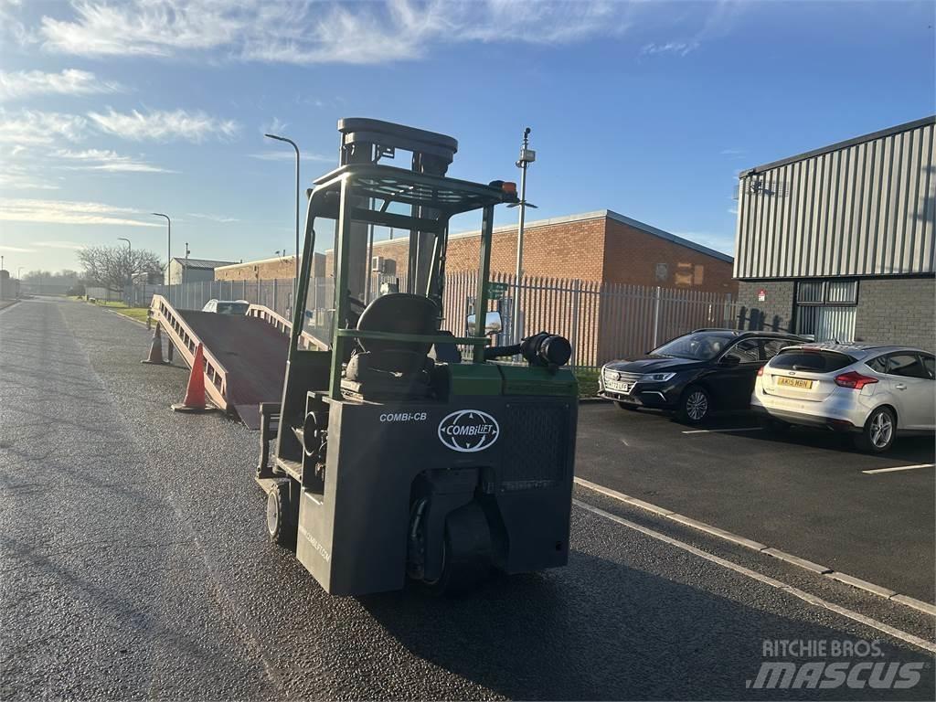 Combilift CB3000 Montacargas de 4 vías