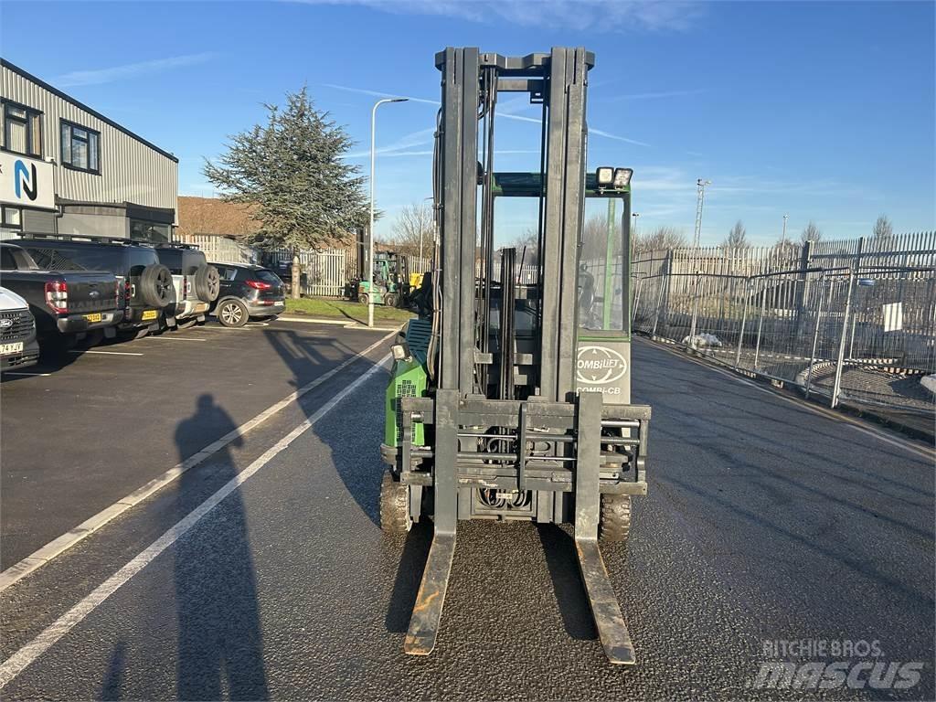 Combilift CB3000 Montacargas de 4 vías