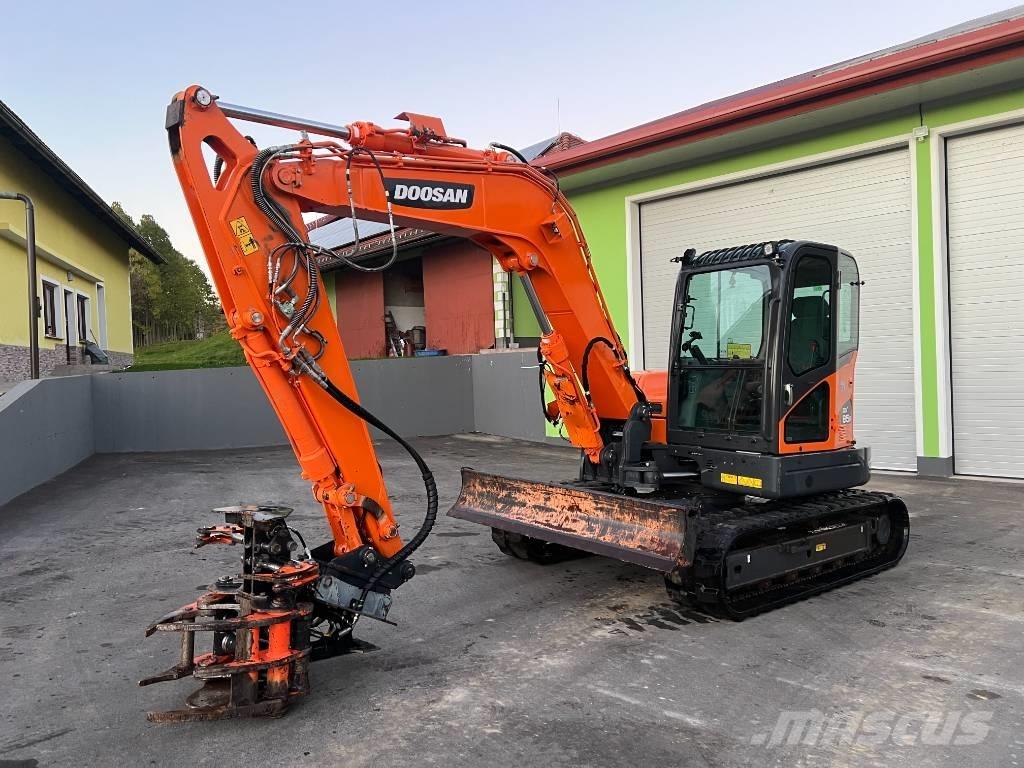 Doosan DX85R-3 Excavadoras 7t - 12t