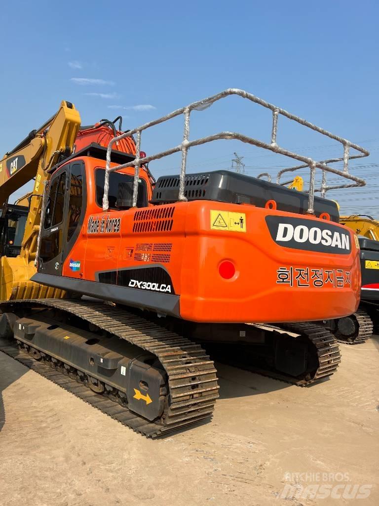 Doosan DX300 Excavadoras de ruedas