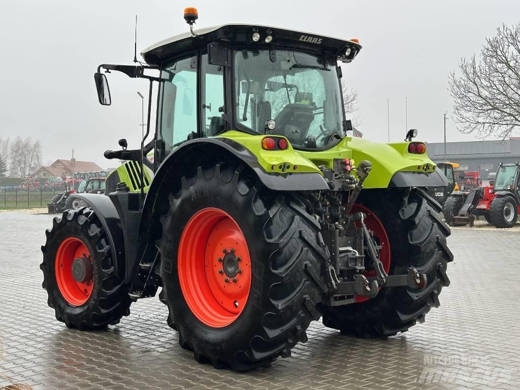 CLAAS Arion 550 Tractores