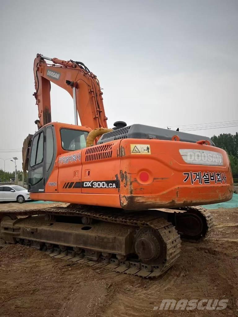 Doosan DX300LCA Excavadoras sobre orugas