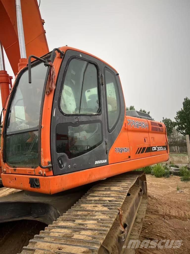 Doosan DX300LCA Excavadoras sobre orugas