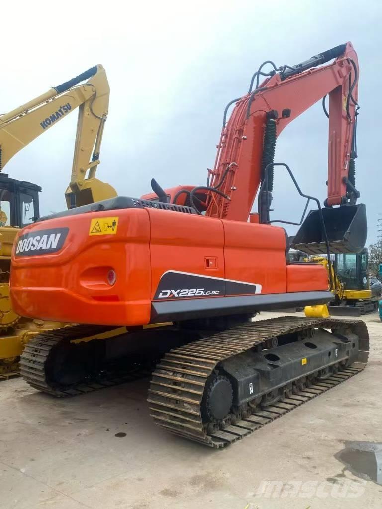 Doosan DX 225 LC Excavadoras sobre orugas
