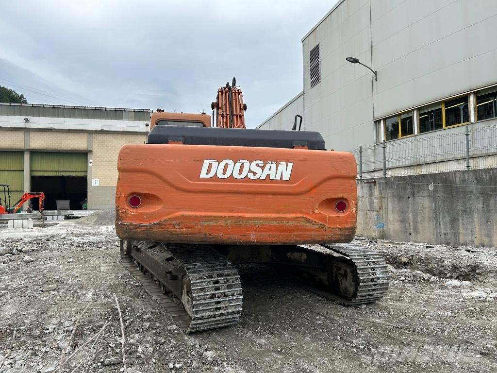 Doosan DX 255 LC Excavadoras sobre orugas