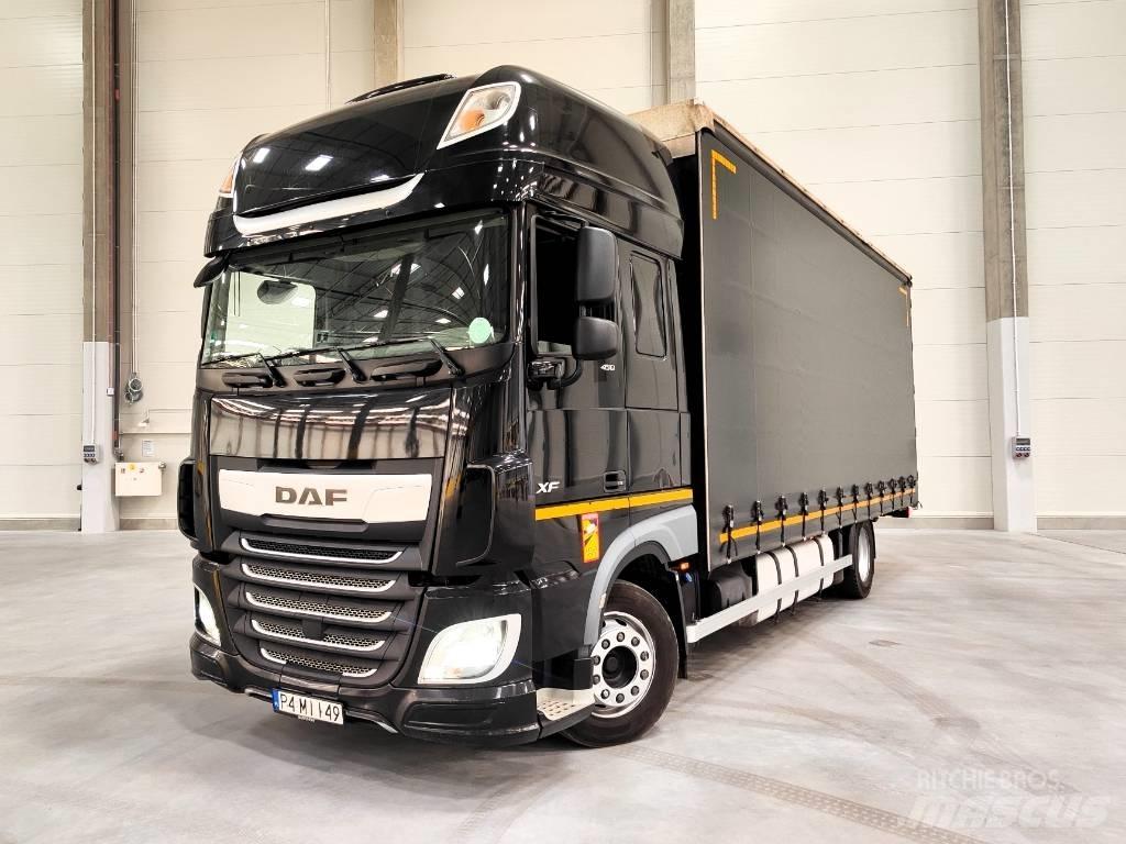 DAF XF 450 Camiones de caja de lona