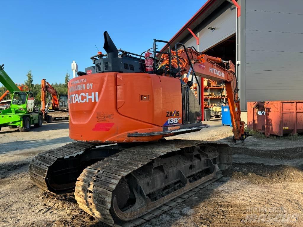 Hitachi ZX 135 Excavadoras sobre orugas