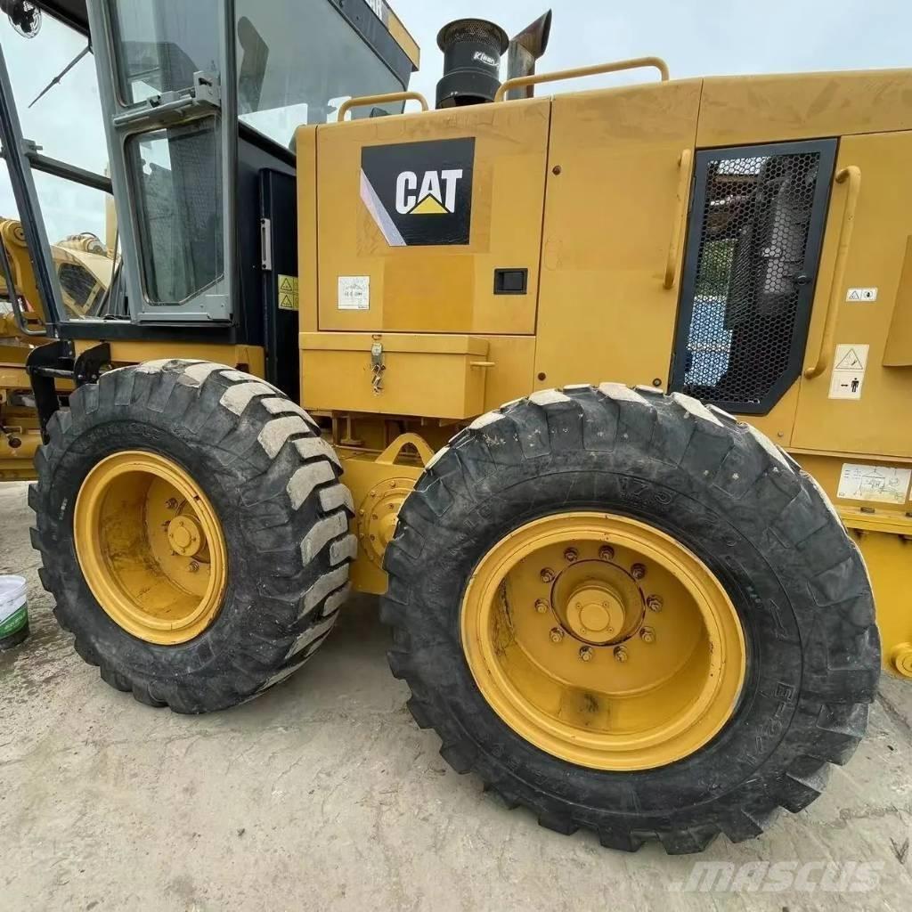 CAT 140K Niveladoras
