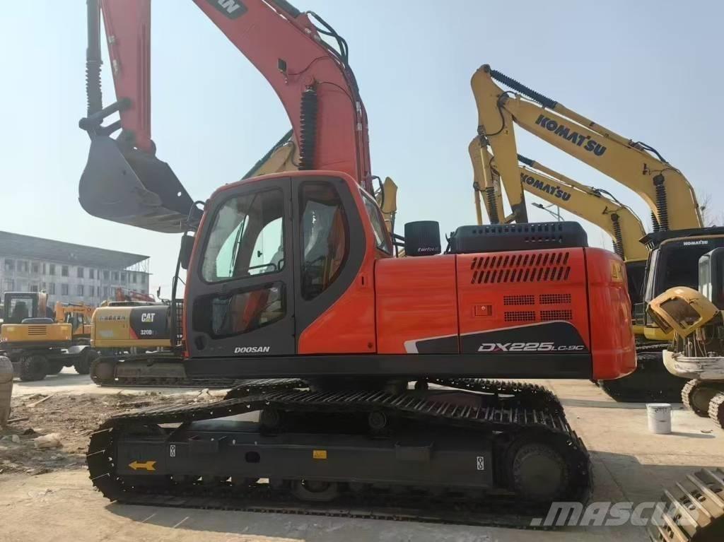 Doosan DX 225 LC Excavadoras sobre orugas