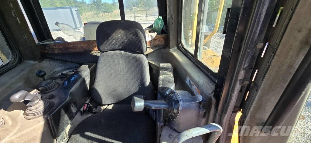 CAT D 6 R XL II Buldozer sobre oruga