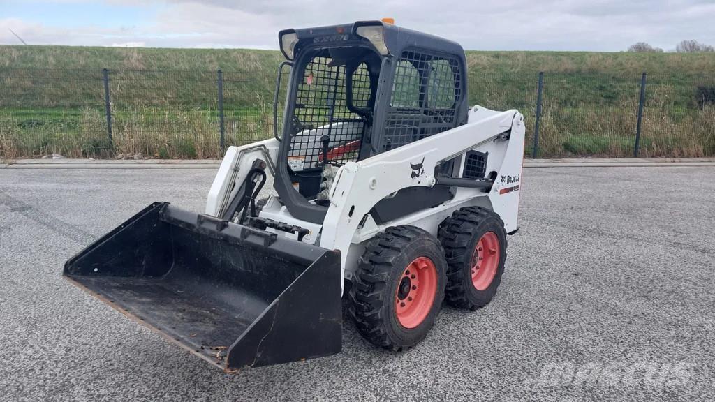 Bobcat S450 Cargadoras sobre ruedas