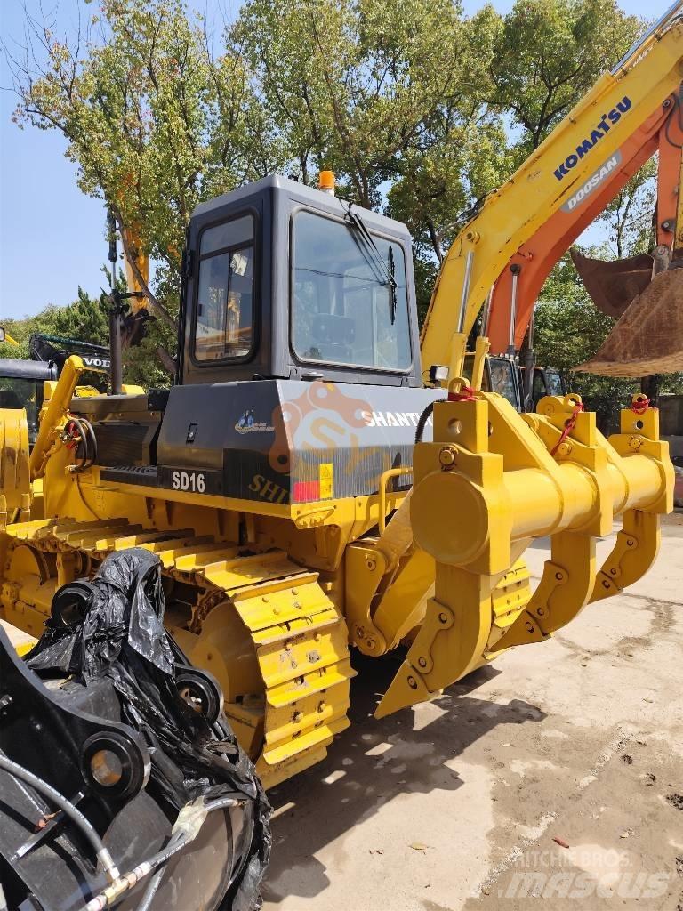 Shantui SD 16 Buldozer sobre oruga