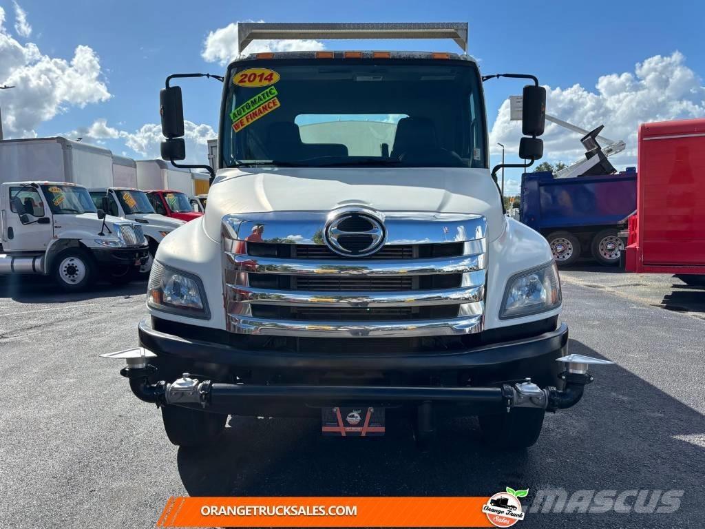 Hino 338 Camiones cisterna