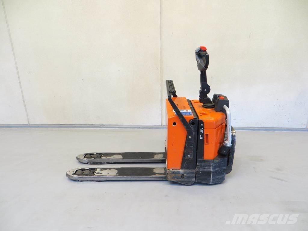 BT LPE200/8 Montacargas con plataformas de baja elevación