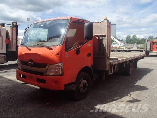 Hino 195 Camiones de cama baja