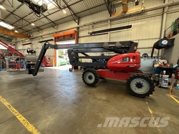 Manitou 200ATJ Plataformas con brazo de elevación manual