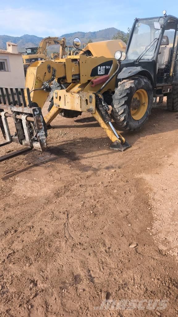 CAT TH 414 Carretillas telescópicas