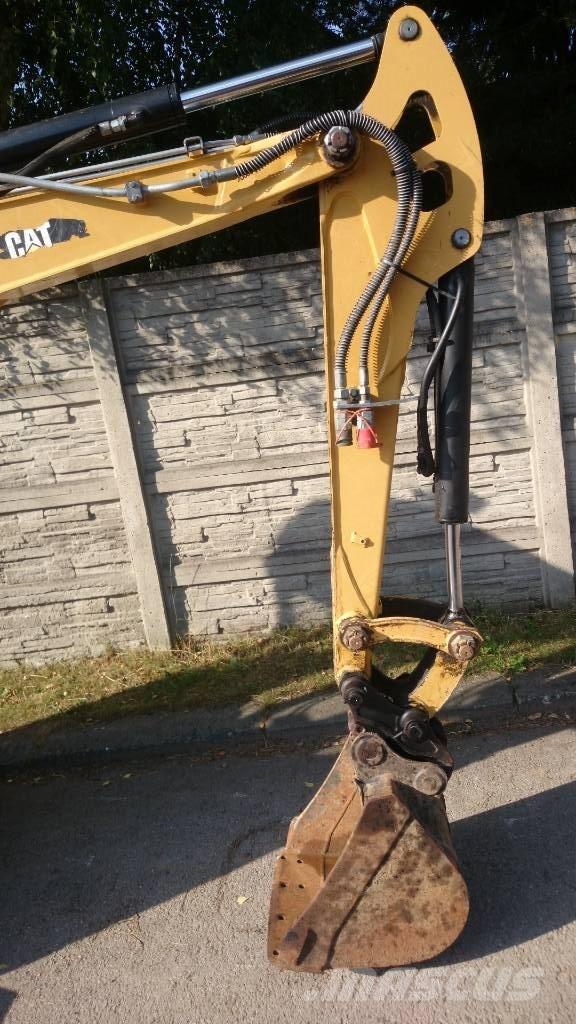 CAT 302.7 D Excavadoras 7t - 12t