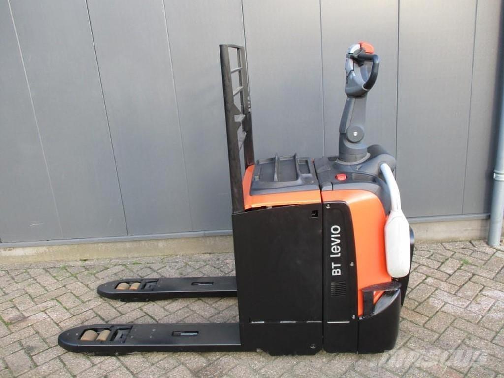 Toyota LPE250 Montacargas con plataformas de baja elevación