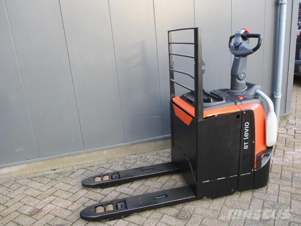 Toyota LPE250 Montacargas con plataformas de baja elevación