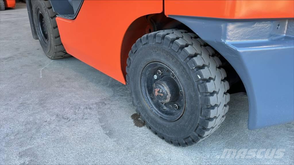 Toyota 02-8 FDF 18 Camiones diesel