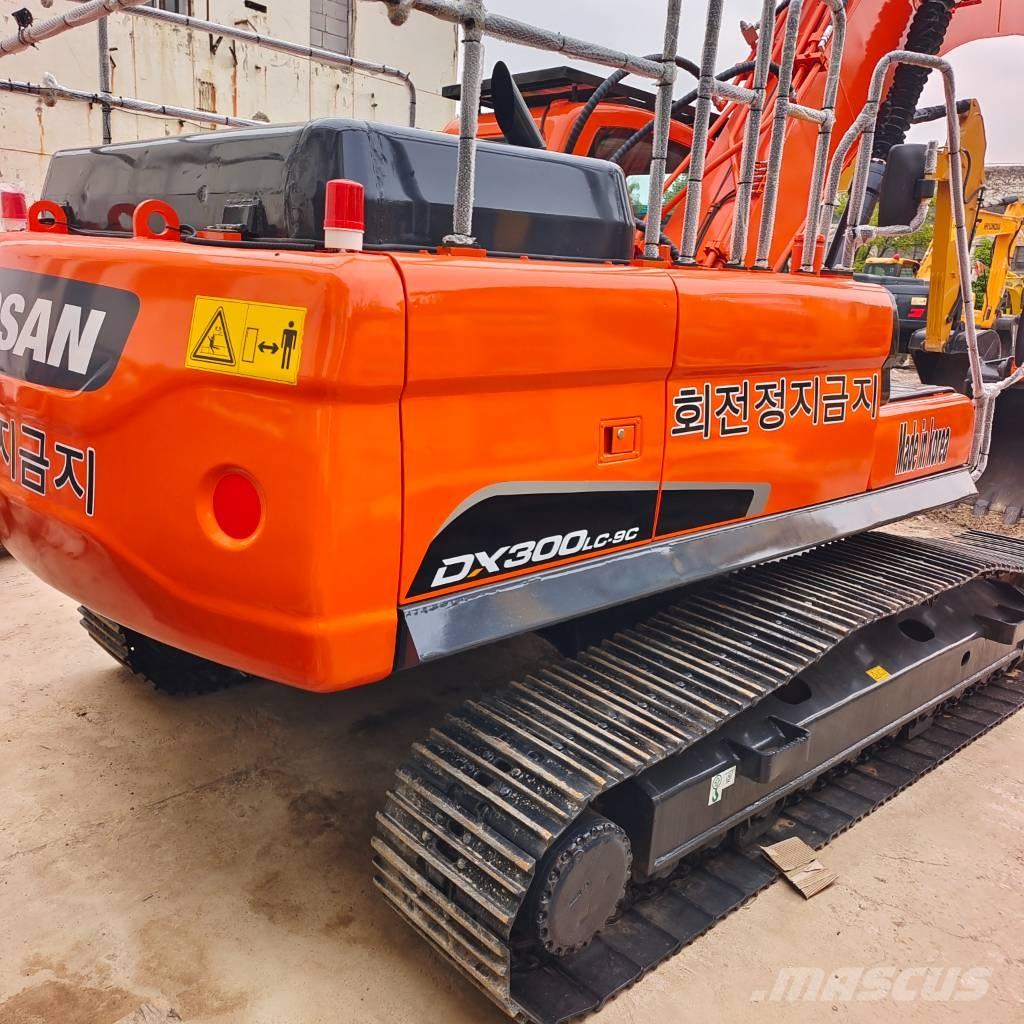 Doosan DX 300 Excavadoras sobre orugas