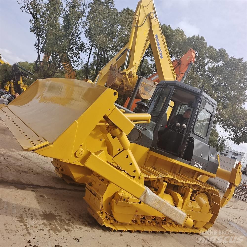 Shantui SD 16 Buldozer sobre oruga