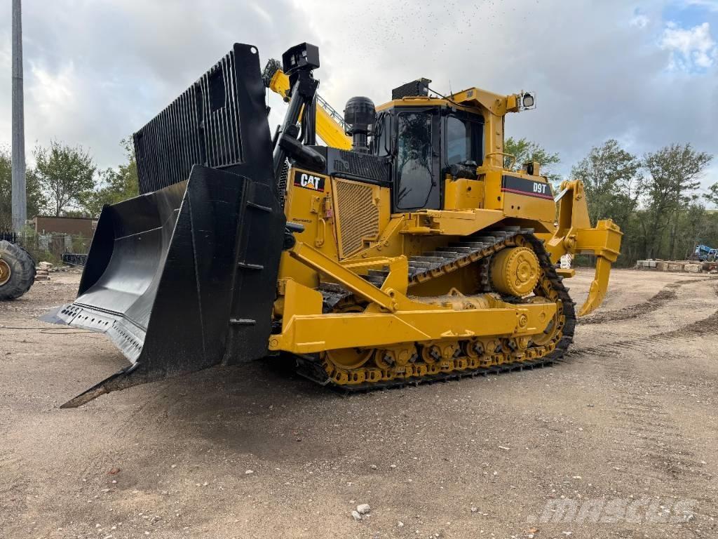 CAT D 9 T Buldozer sobre oruga